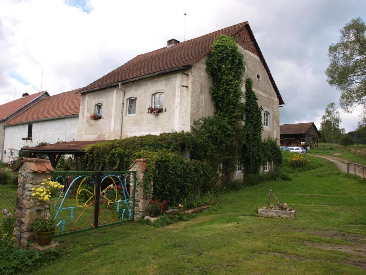 Statek Krizove Pole Apartment Vyšší Brod Exterior foto